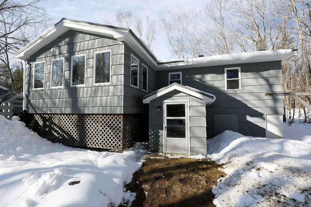 746 East Pittston Road Pittston ME 04345