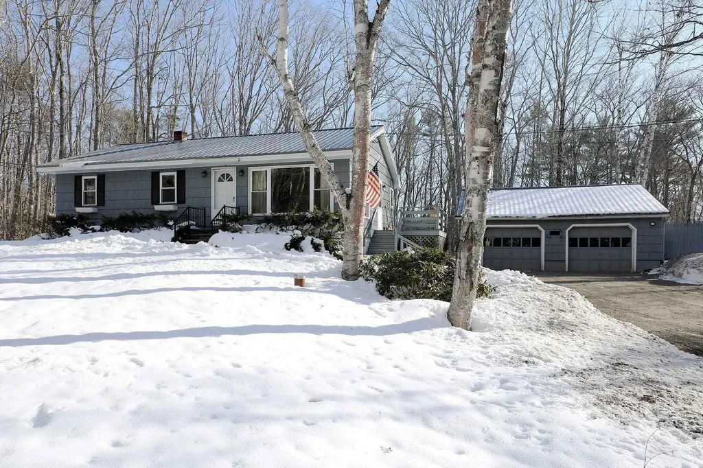 746 East Pittston Road Pittston ME 04345