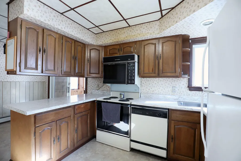 746 East Pittston Road Pittston ME 04345