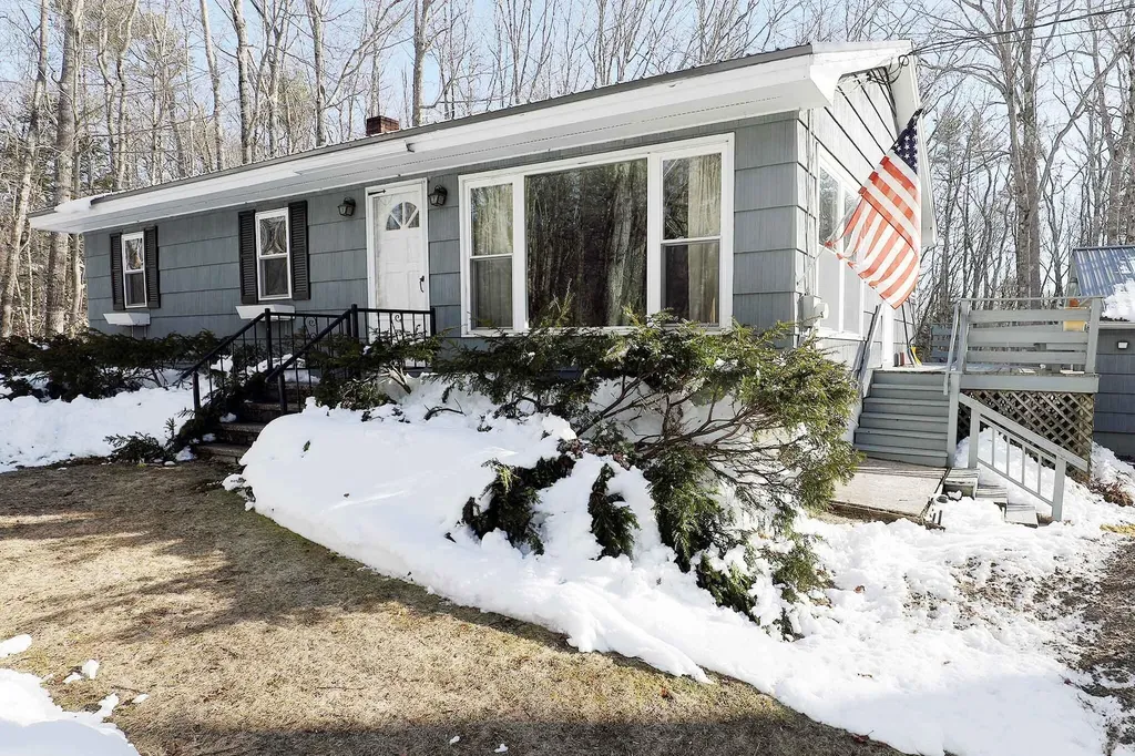 746 East Pittston Road Pittston ME 04345