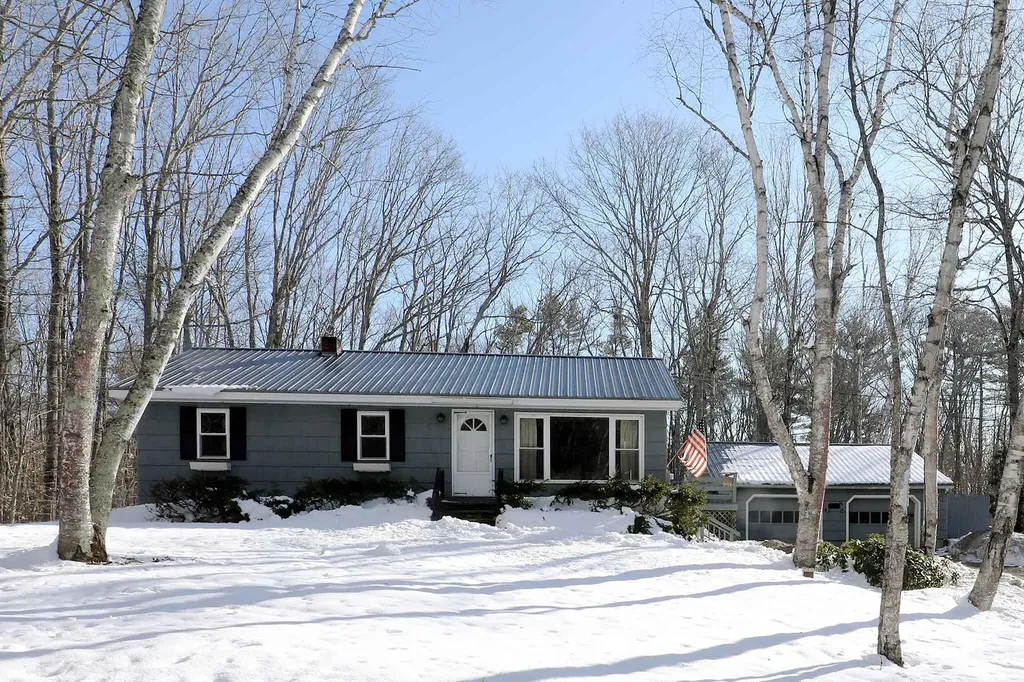 746 East Pittston Road Pittston ME 04345
