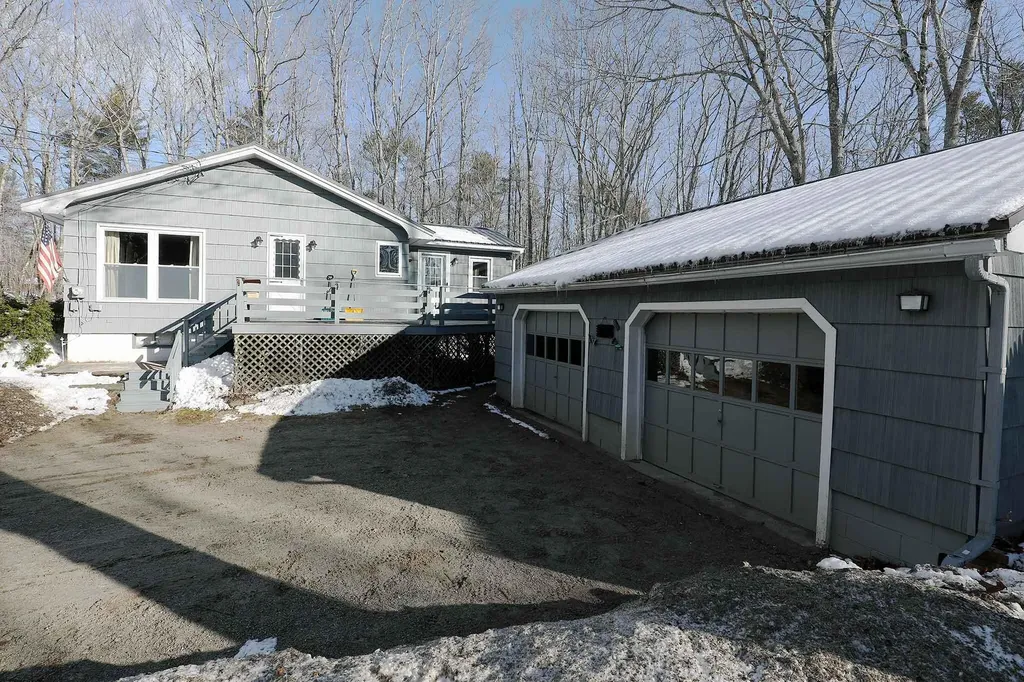 746 East Pittston Road Pittston ME 04345