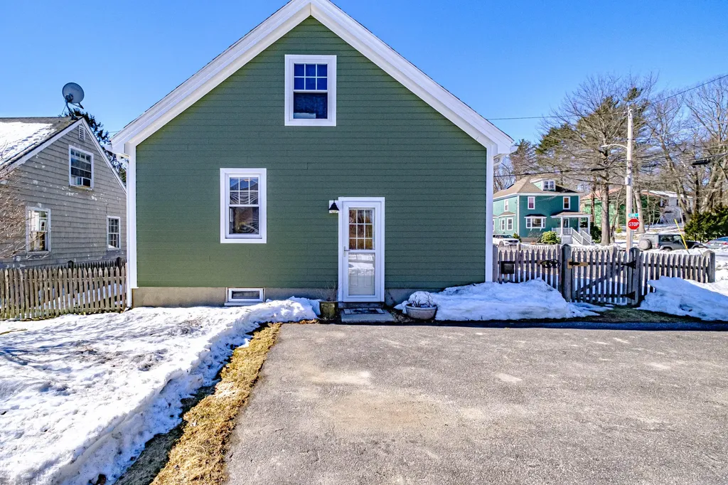 67 Wellwood Road Portland ME 04103