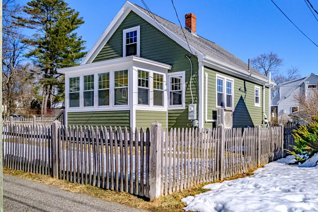 67 Wellwood Road Portland ME 04103