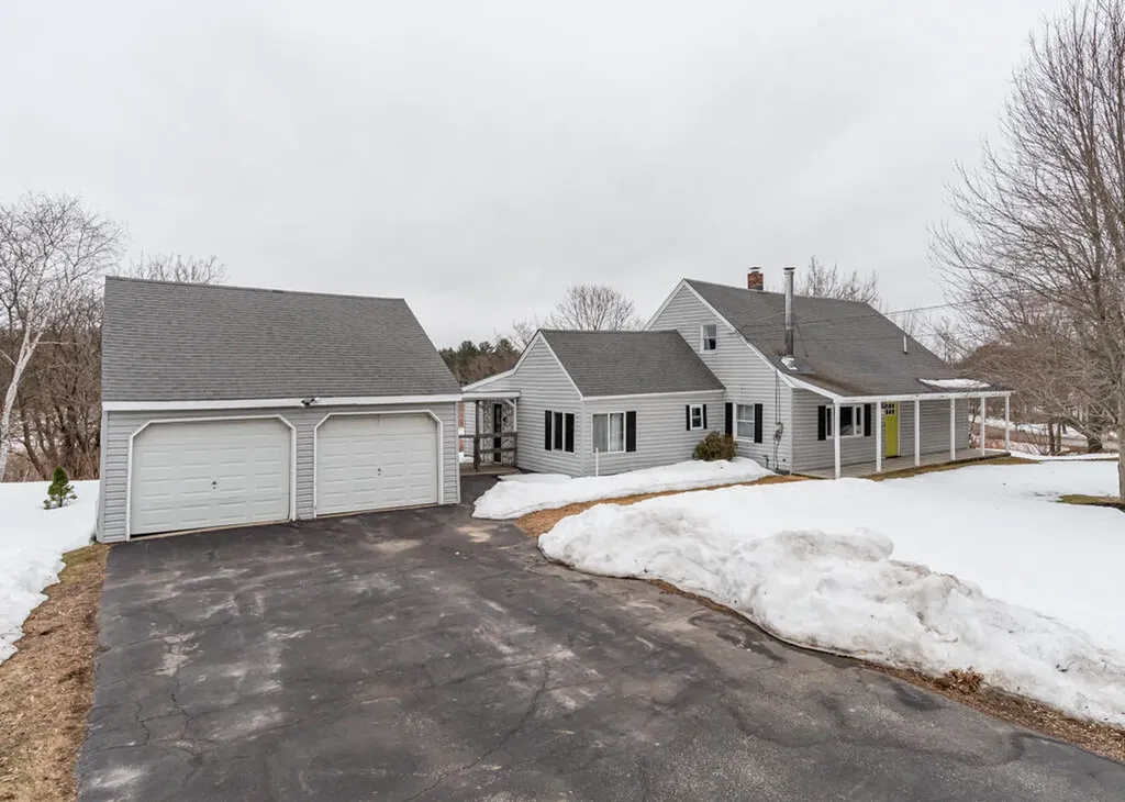 76 Old Lisbon Road Lewiston ME 04240