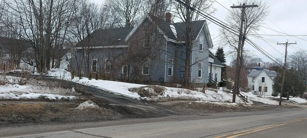 39 Washington Street Brewer ME 04412