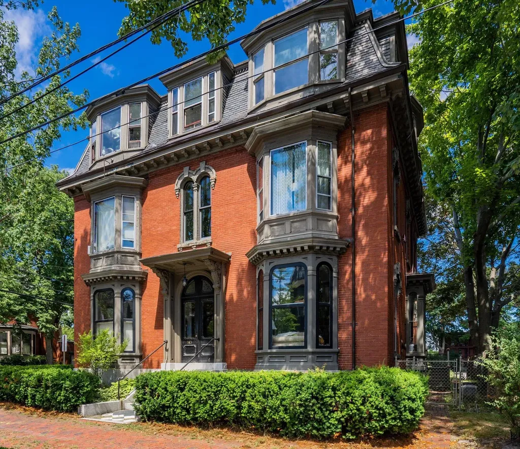 143 Pine Street Portland ME 04102