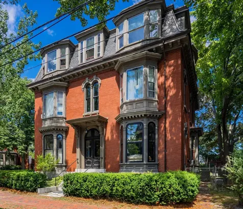 143 Pine Street Portland ME 04102