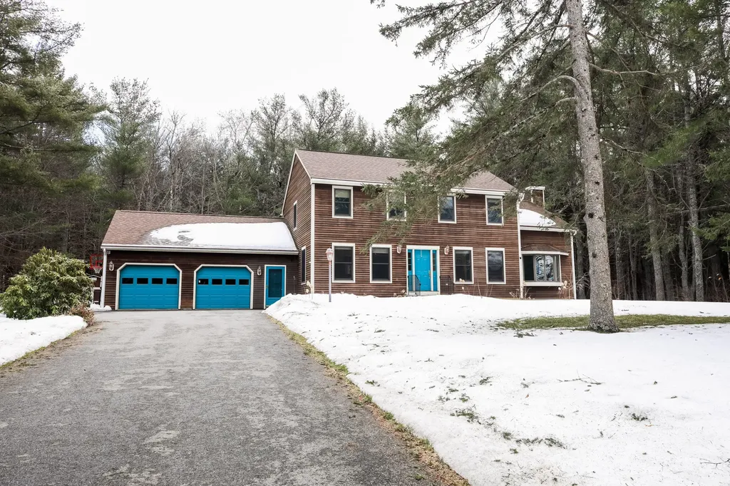 5 Sophie Lane Hampden ME 04444