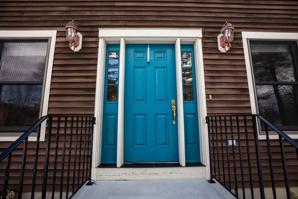 5 Sophie Lane Hampden ME 04444