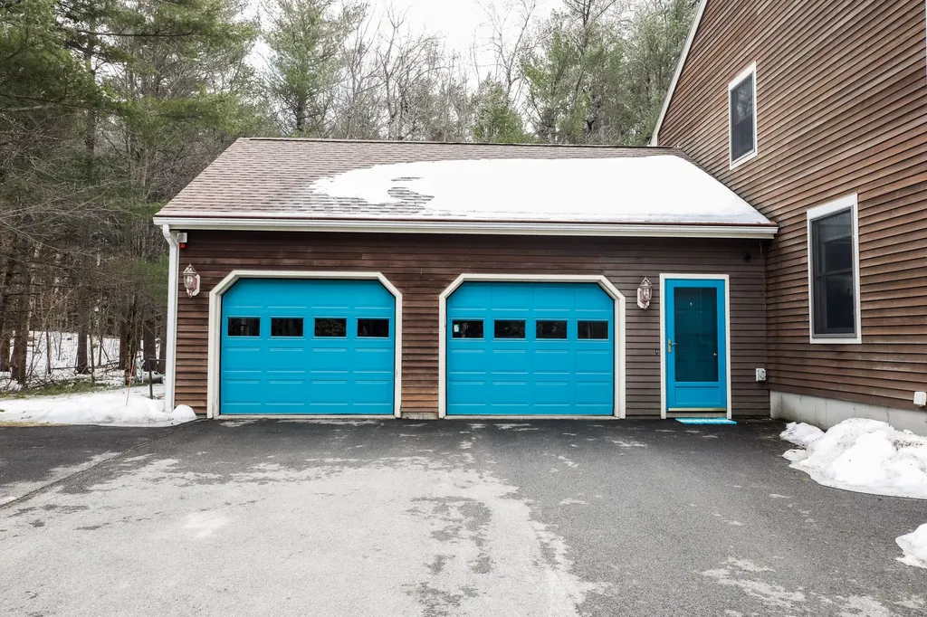 5 Sophie Lane Hampden ME 04444