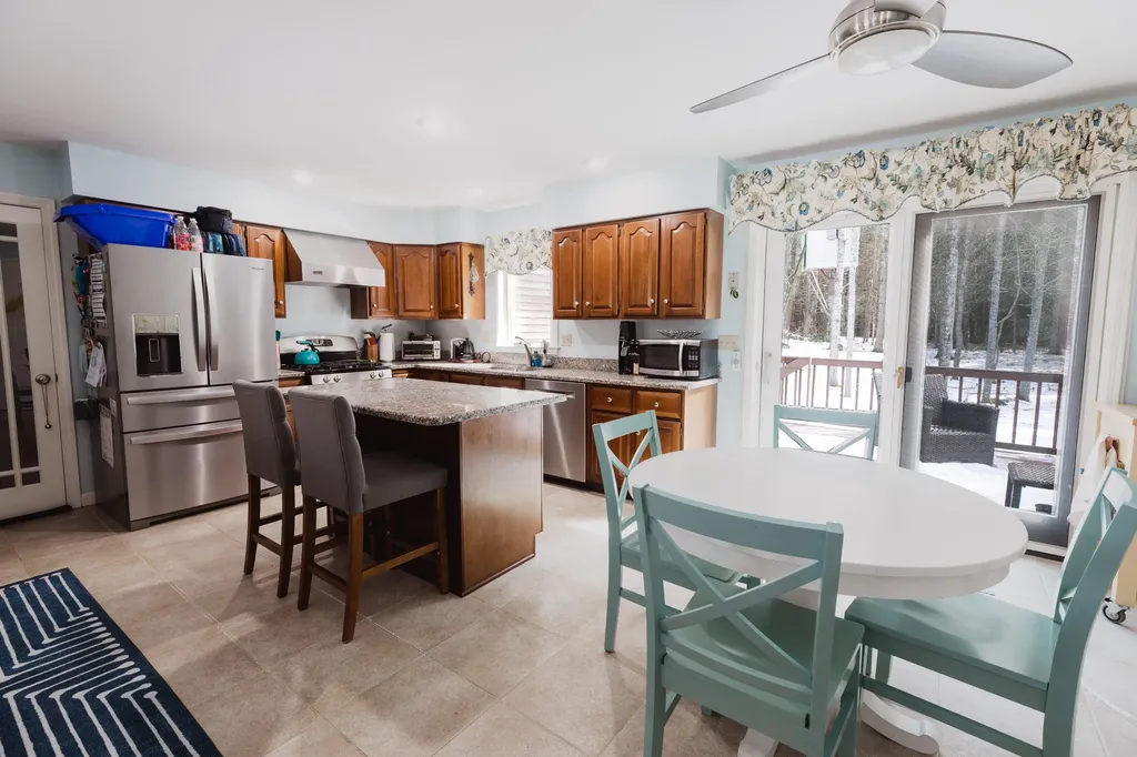 5 Sophie Lane Hampden ME 04444