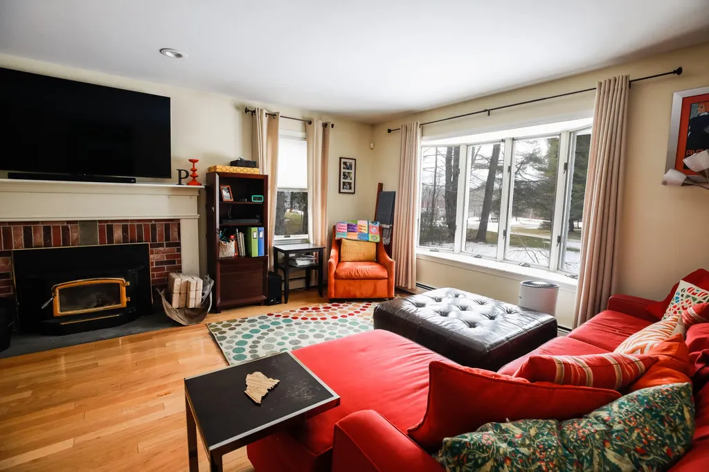 5 Sophie Lane Hampden ME 04444