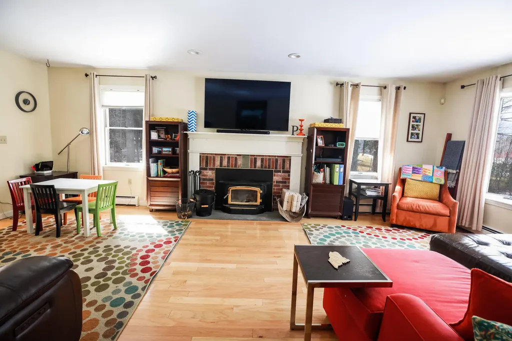 5 Sophie Lane Hampden ME 04444