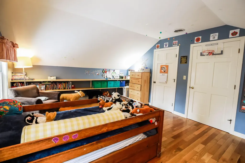 5 Sophie Lane Hampden ME 04444