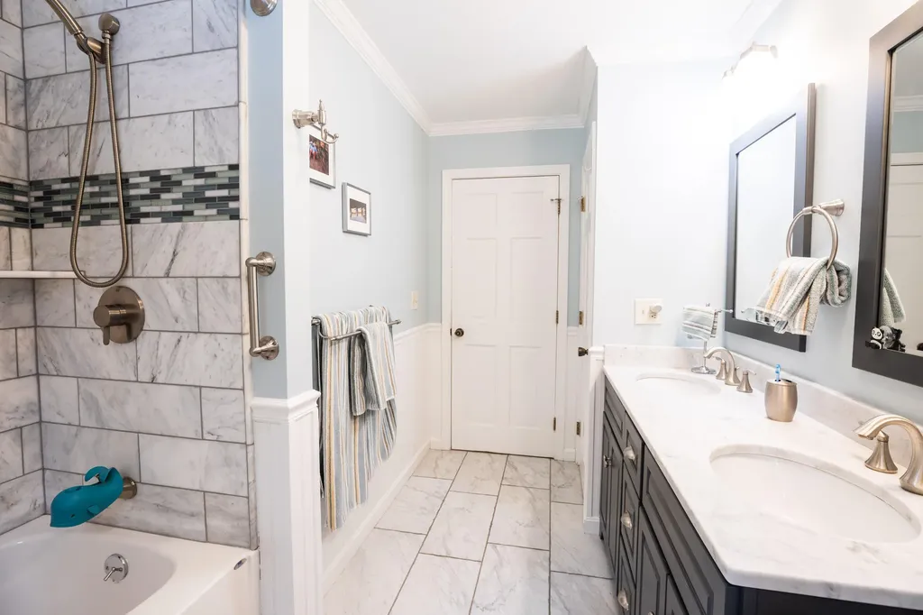 5 Sophie Lane Hampden ME 04444