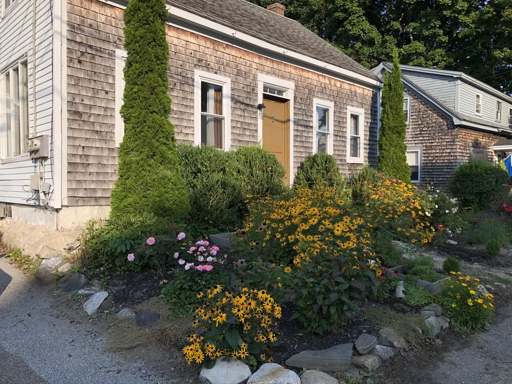 6 Lisle Street Rockland ME 04841