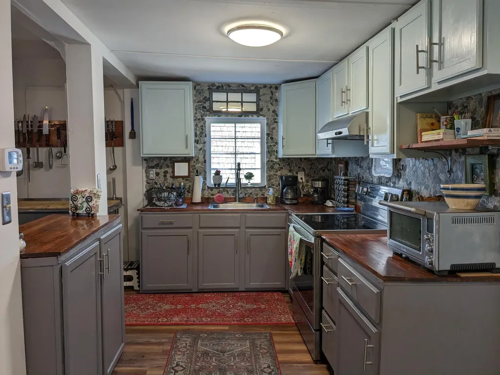 6 Lisle Street Rockland ME 04841