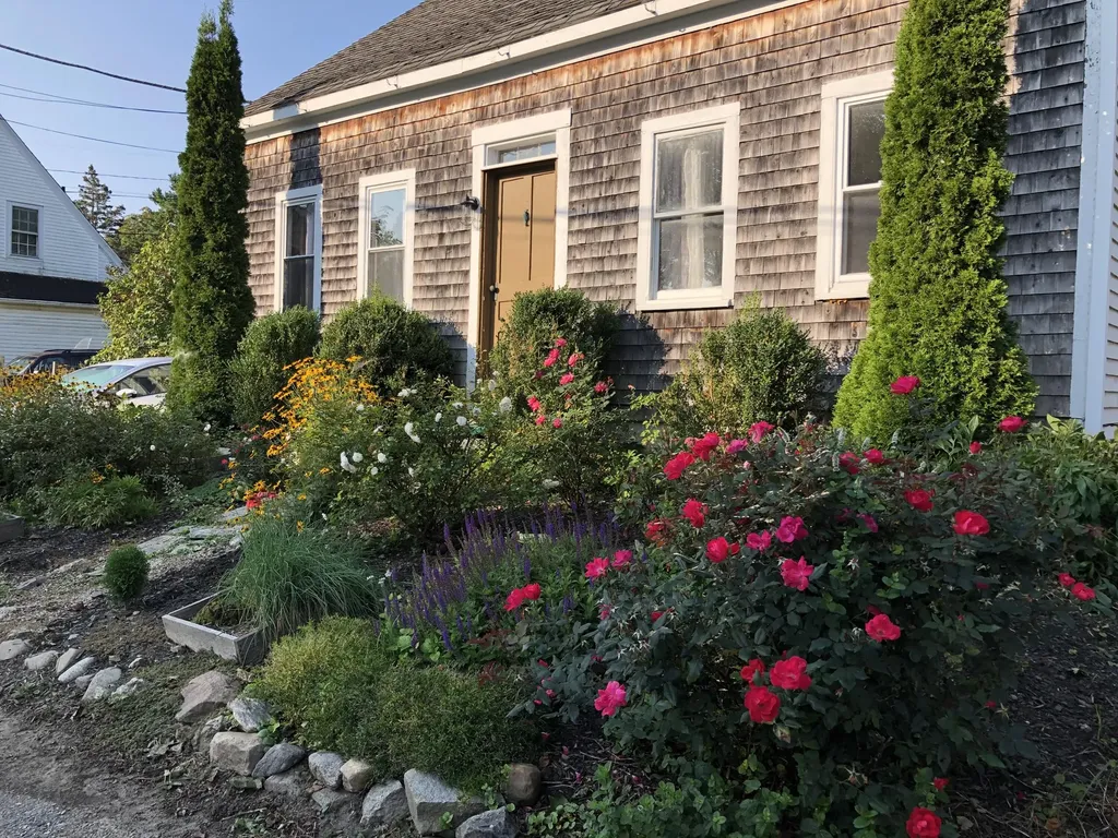 6 Lisle Street Rockland ME 04841