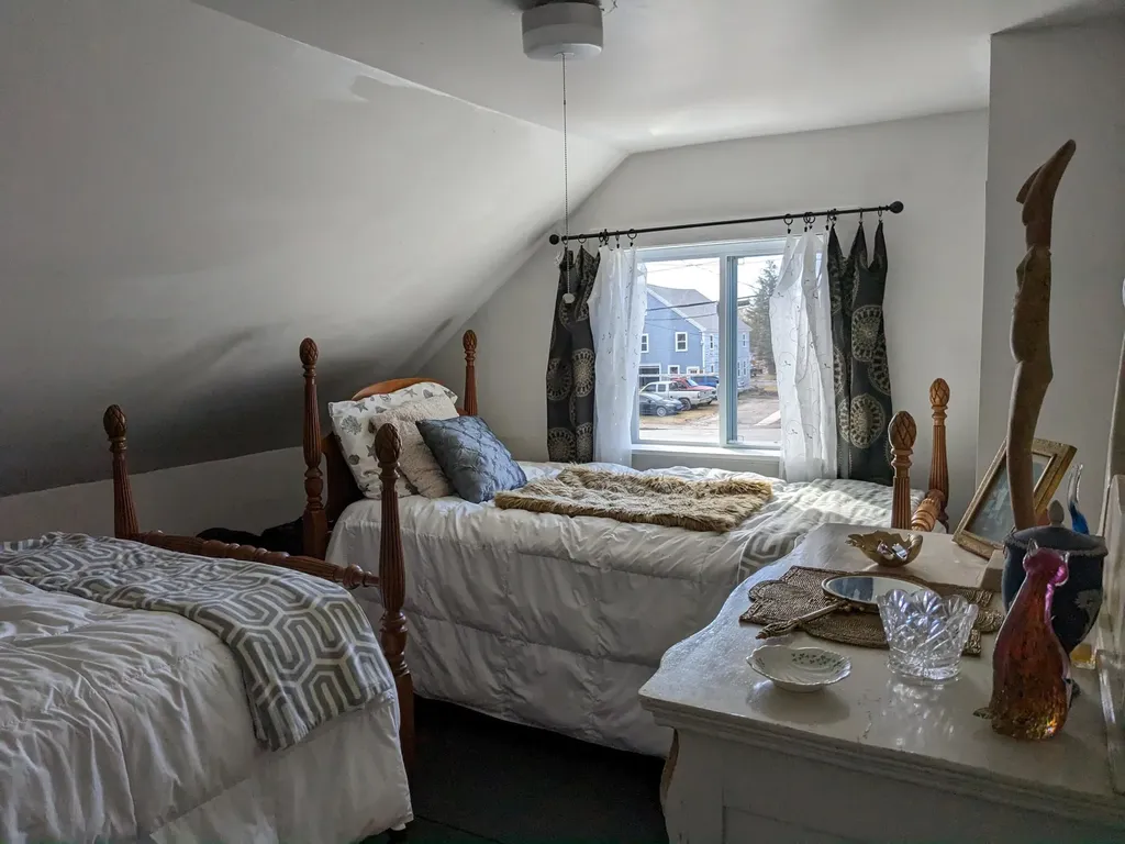 6 Lisle Street Rockland ME 04841