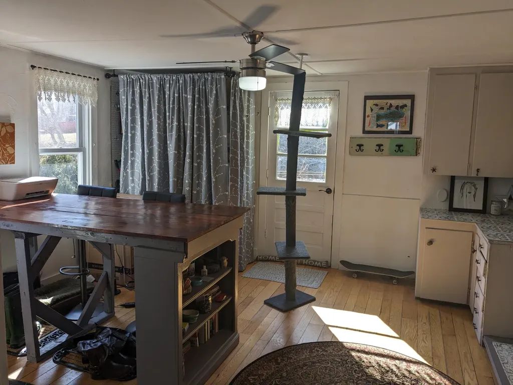 6 Lisle Street Rockland ME 04841