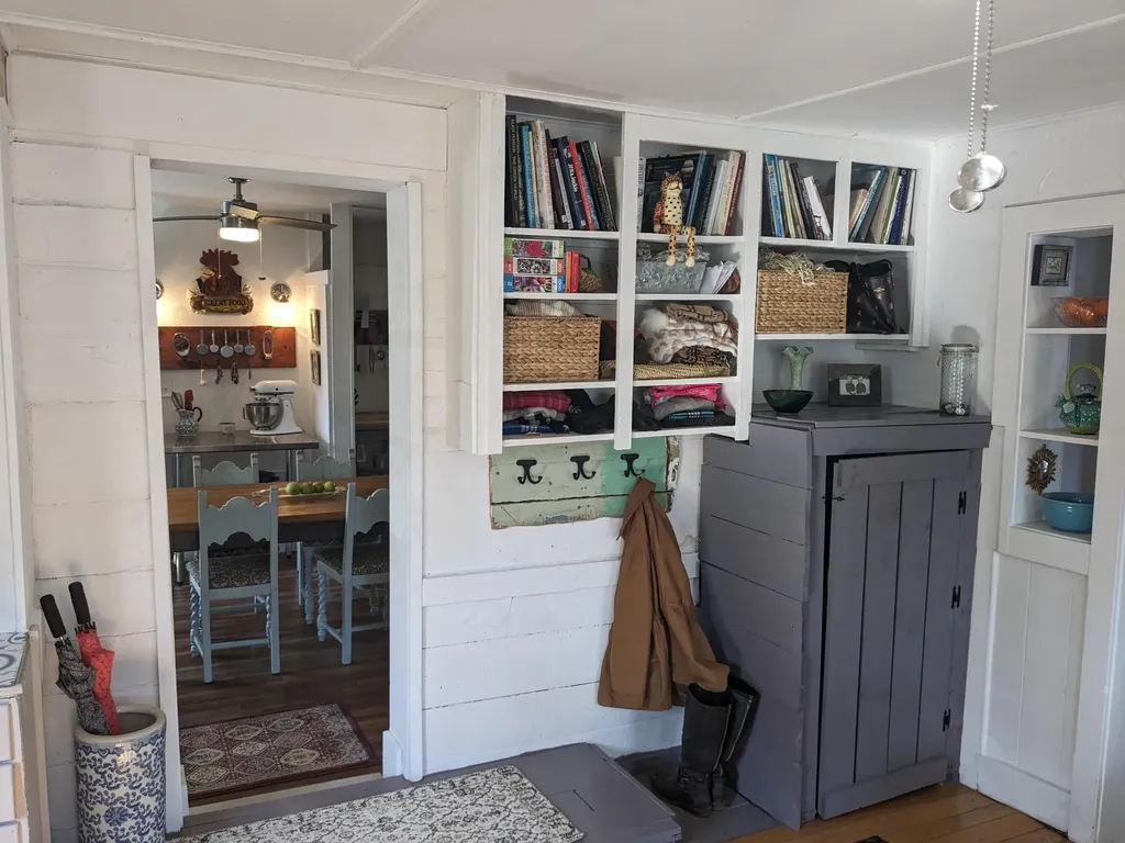 6 Lisle Street Rockland ME 04841