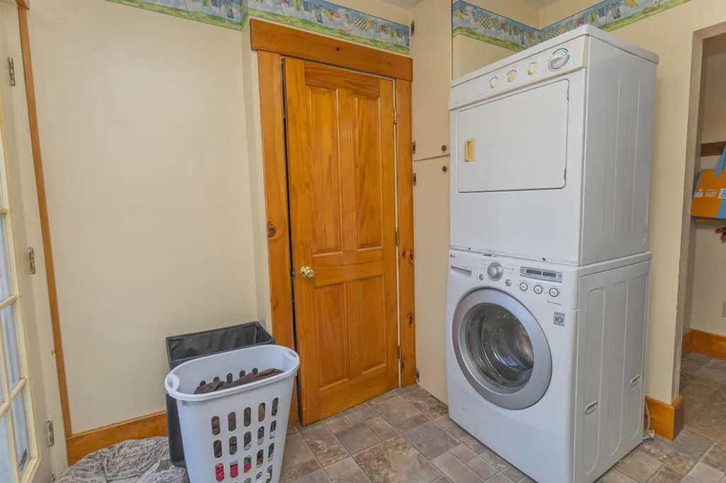 145 Greenwood Avenue Farmington ME 04938