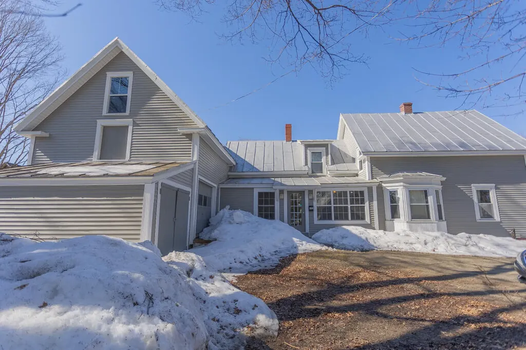 145 Greenwood Avenue Farmington ME 04938