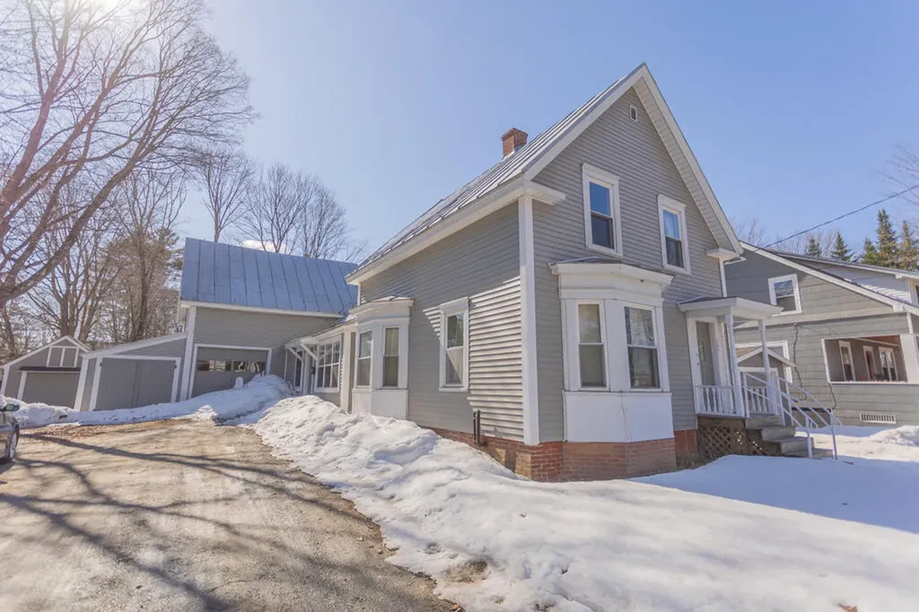 145 Greenwood Avenue Farmington ME 04938