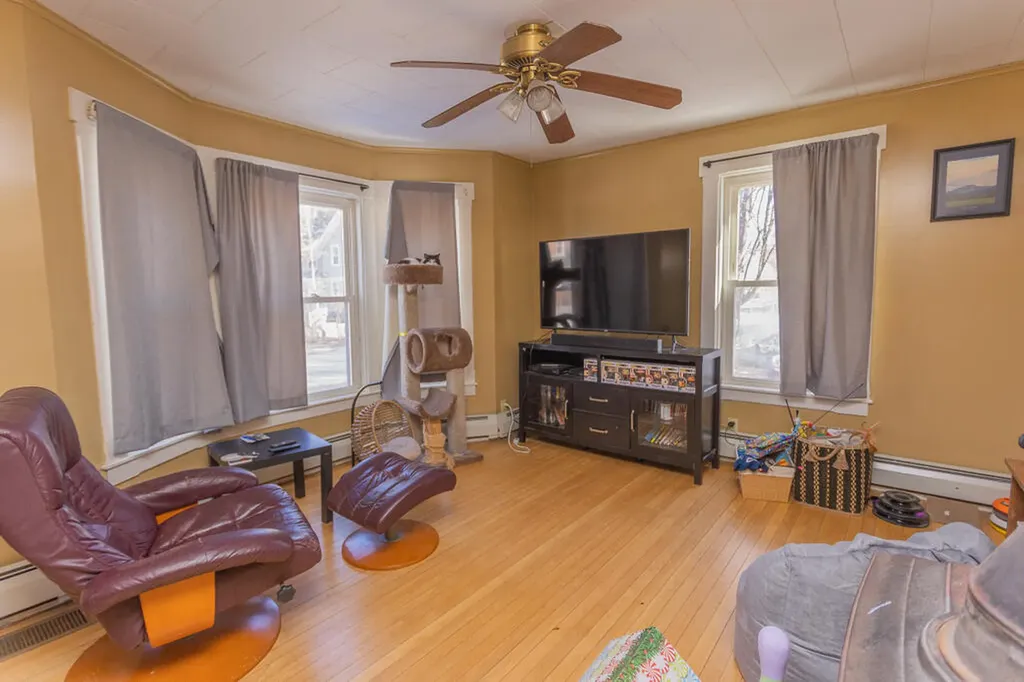 145 Greenwood Avenue Farmington ME 04938