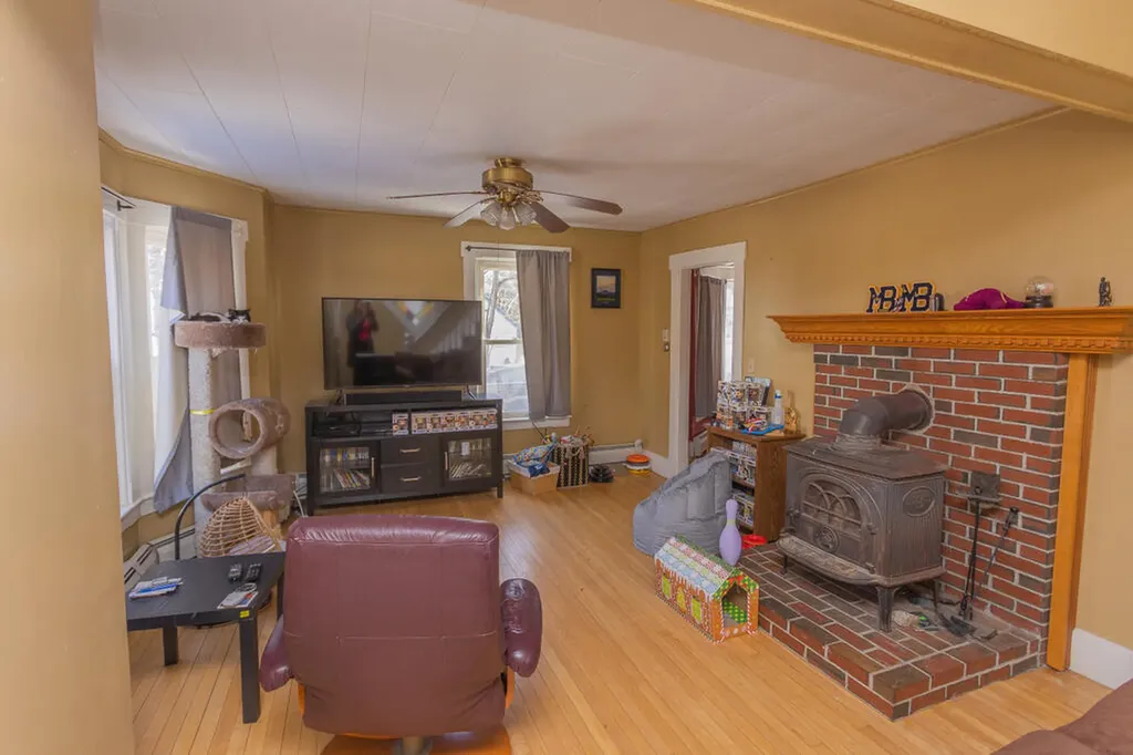 145 Greenwood Avenue Farmington ME 04938