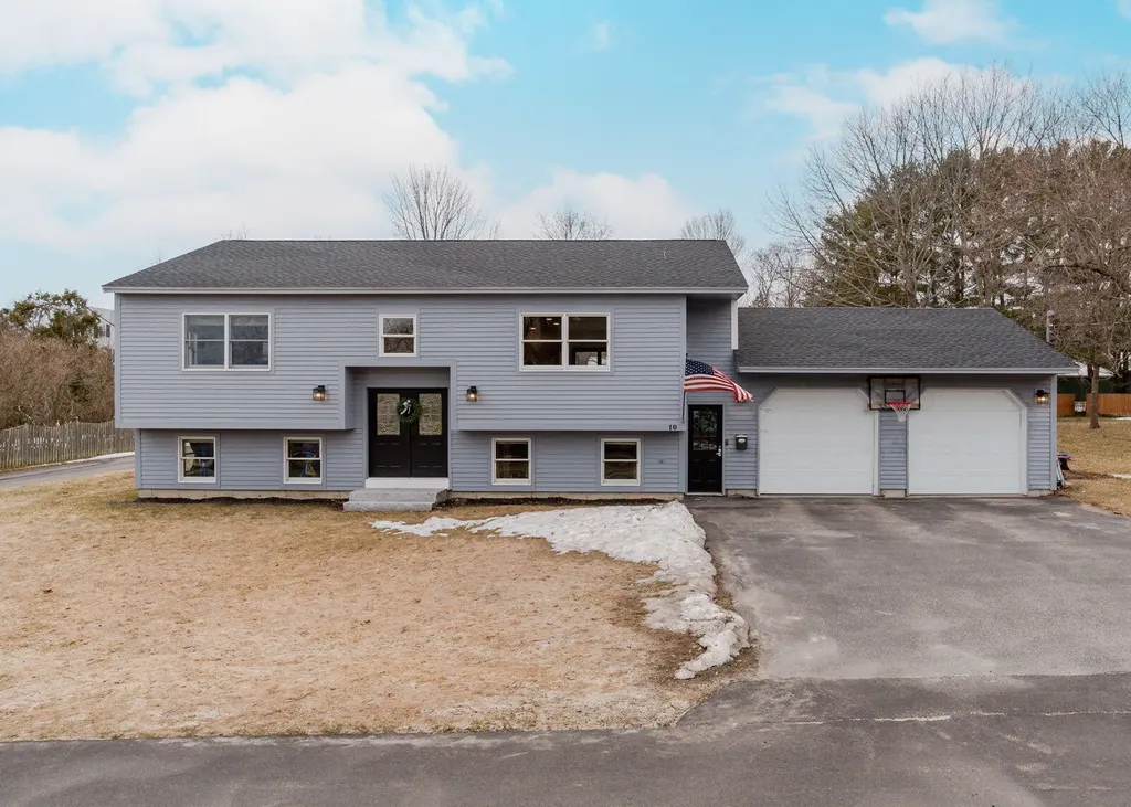 10 Elizabeth Street Gorham ME 04038