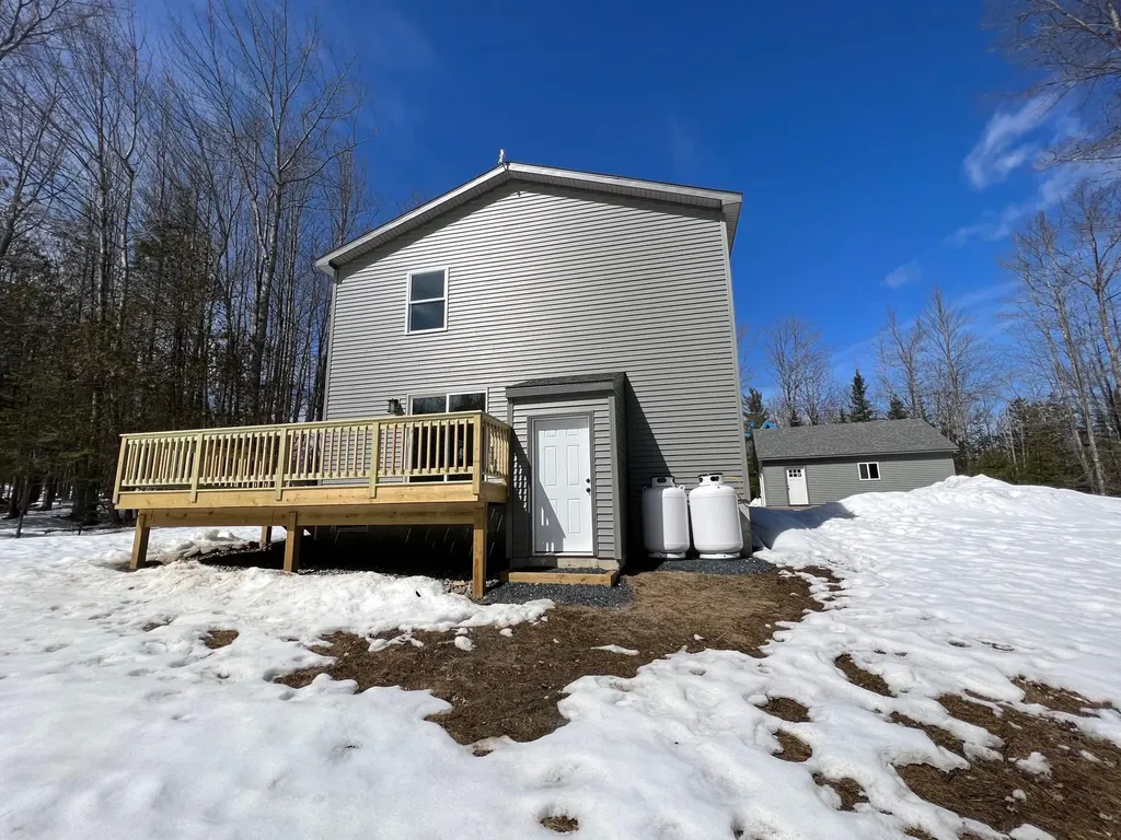 7 Holly Lane Cornville ME 04976