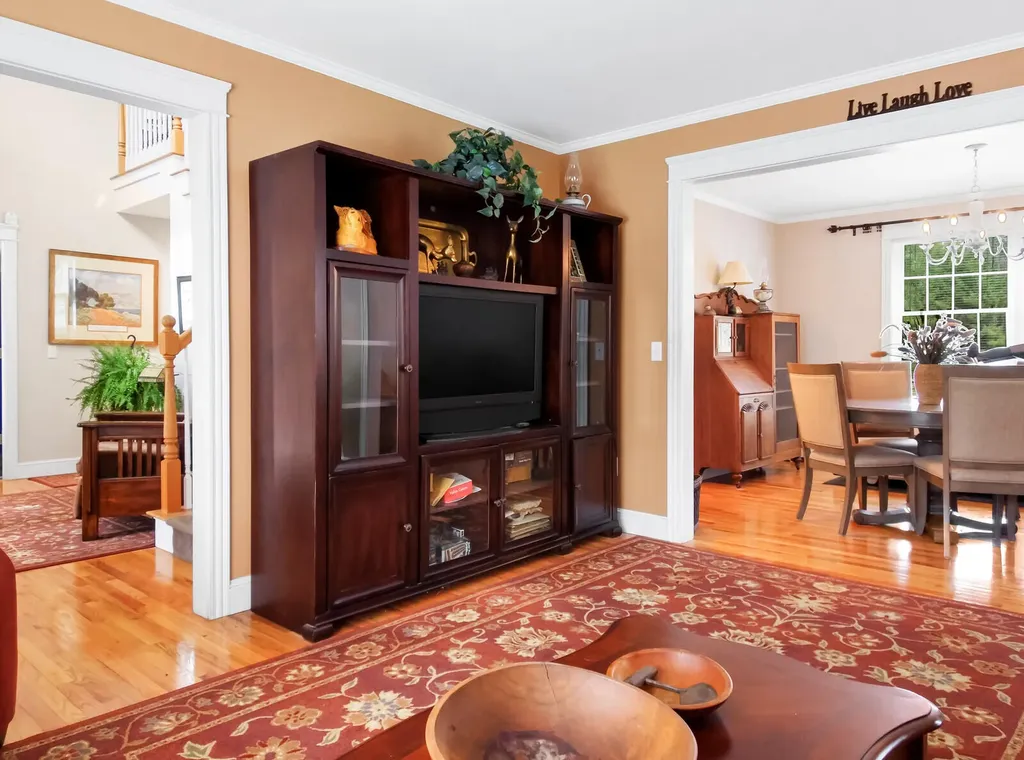 10 Twin Pond Road Topsham ME 04086