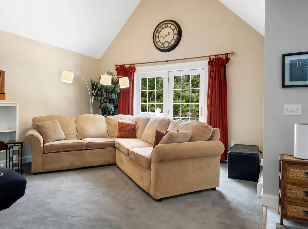 10 Twin Pond Road Topsham ME 04086