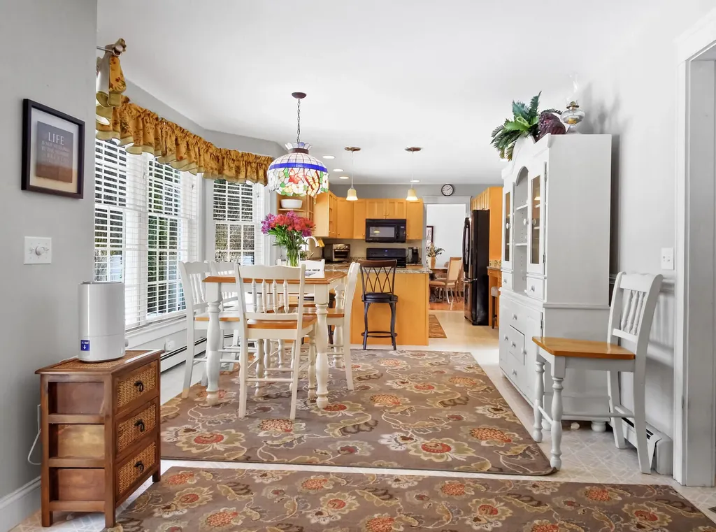 10 Twin Pond Road Topsham ME 04086