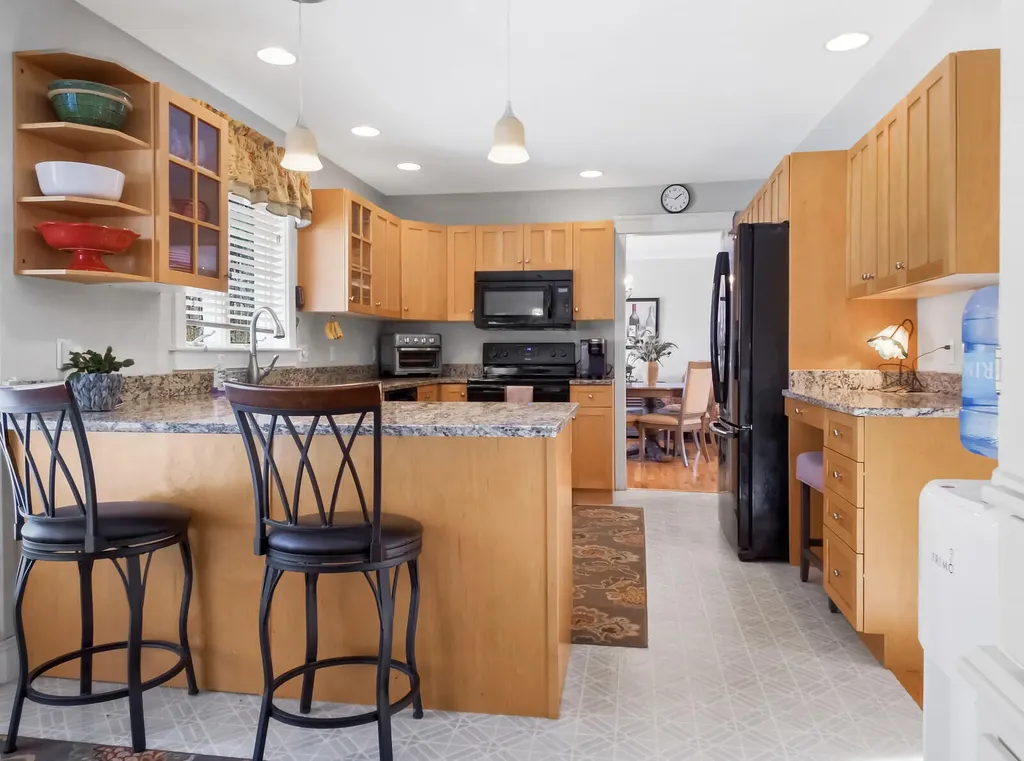 10 Twin Pond Road Topsham ME 04086