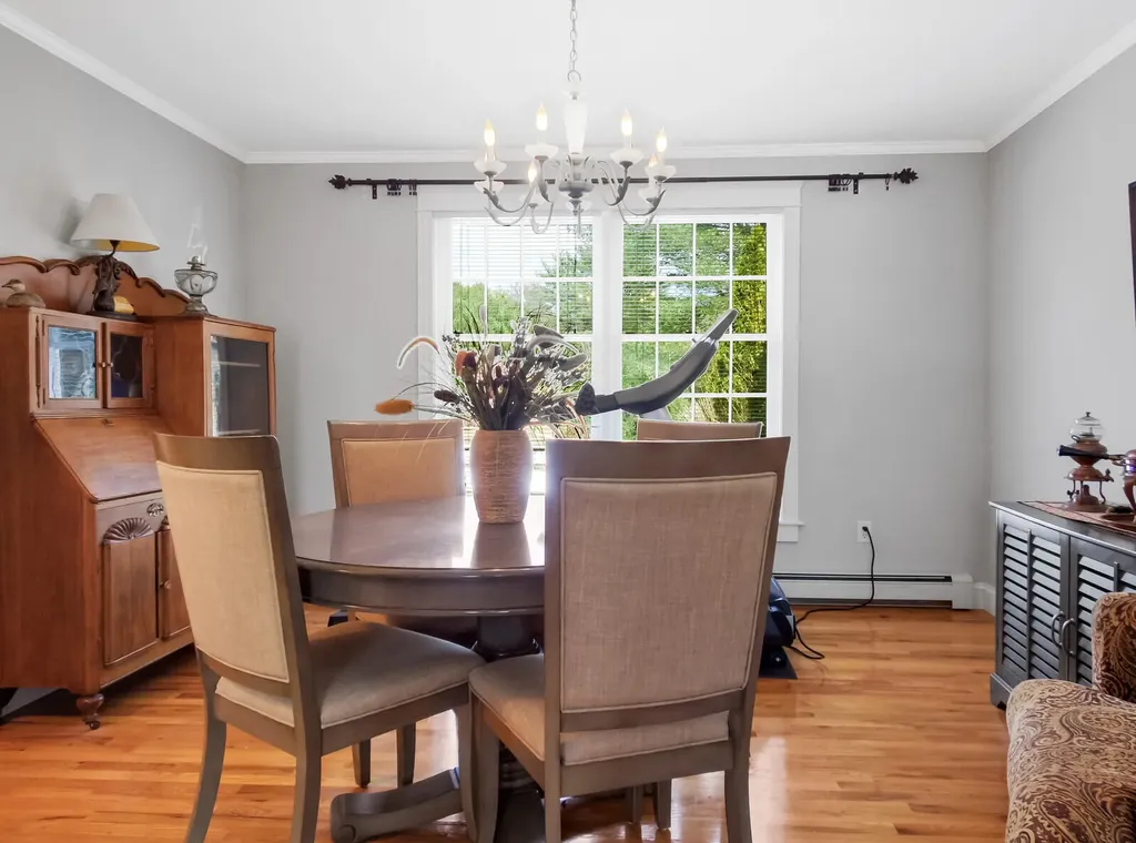 10 Twin Pond Road Topsham ME 04086