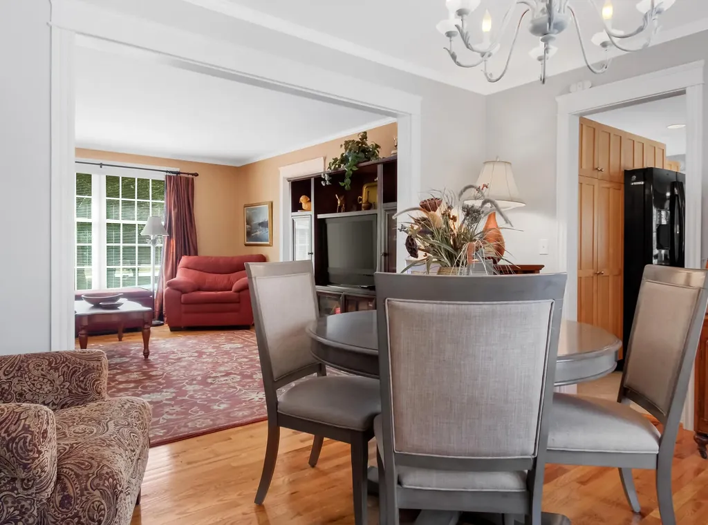 10 Twin Pond Road Topsham ME 04086