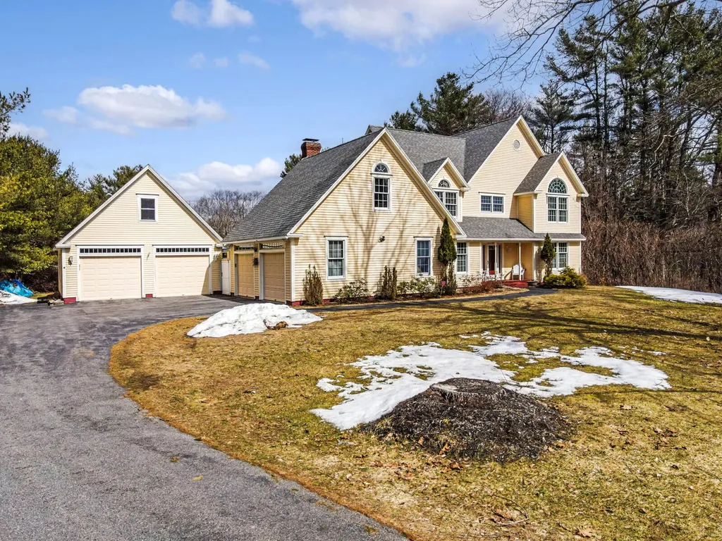 10 Twin Pond Road Topsham ME 04086