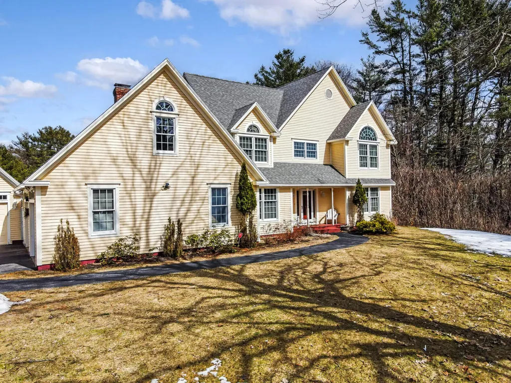 10 Twin Pond Road Topsham ME 04086
