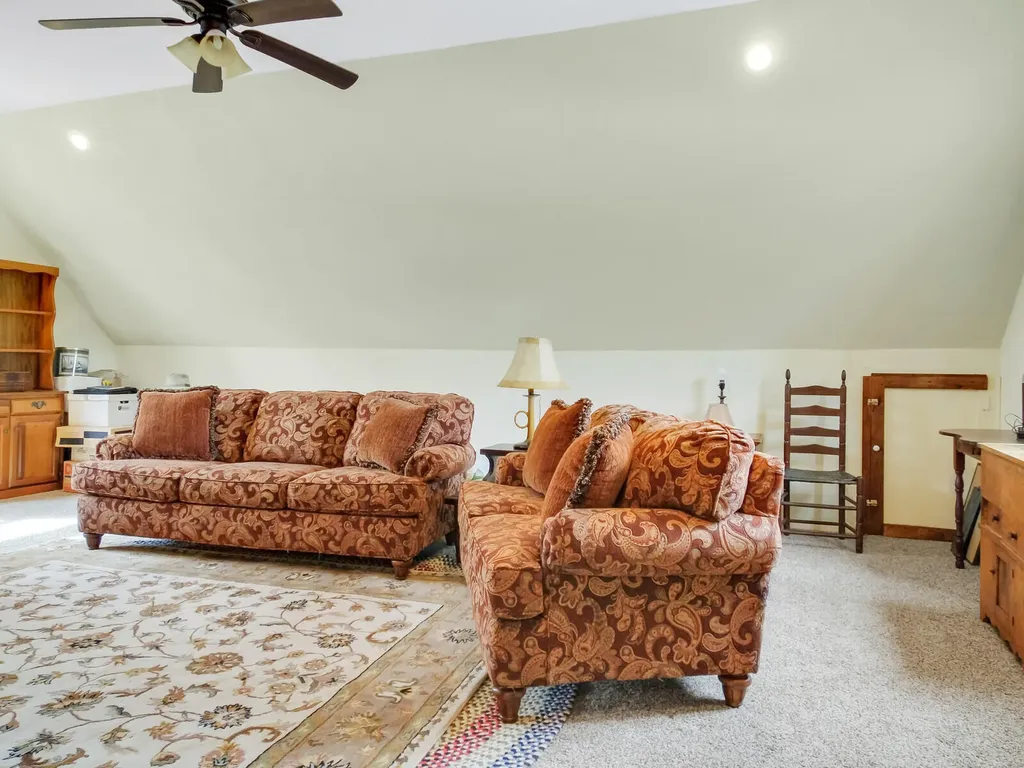 10 Twin Pond Road Topsham ME 04086