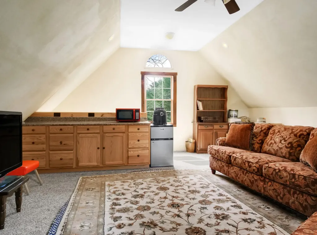 10 Twin Pond Road Topsham ME 04086