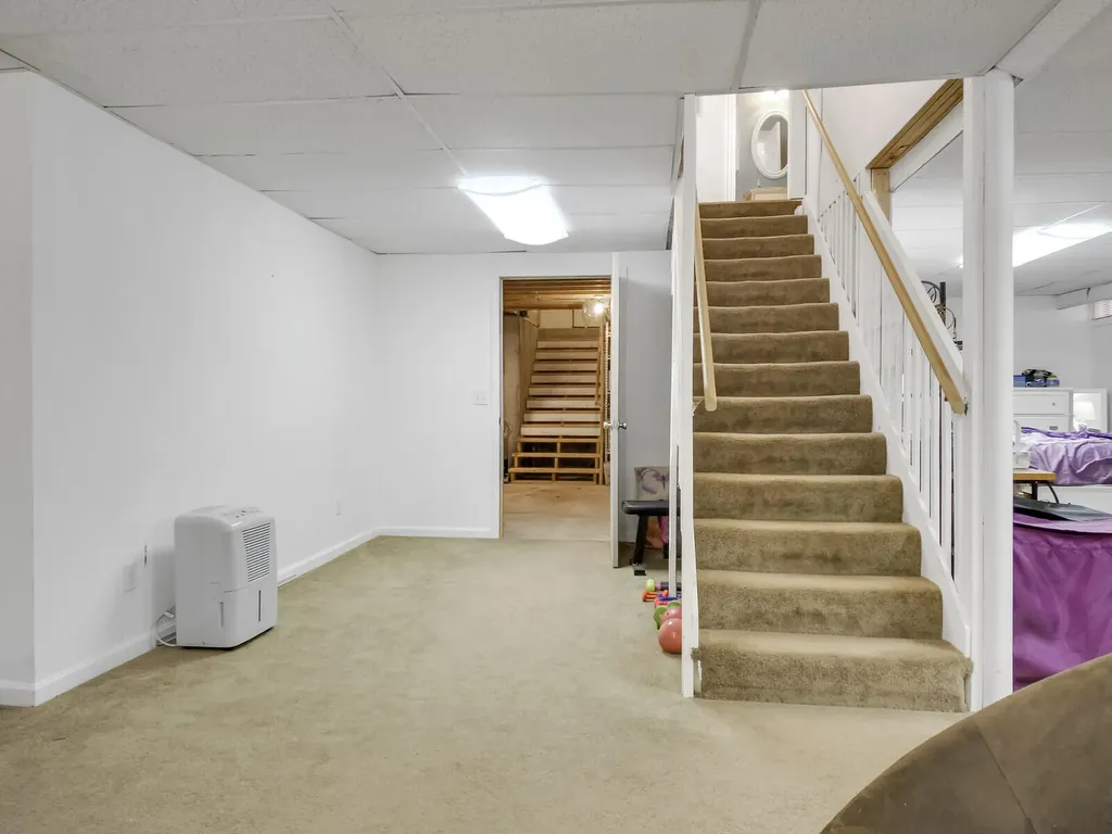 10 Twin Pond Road Topsham ME 04086