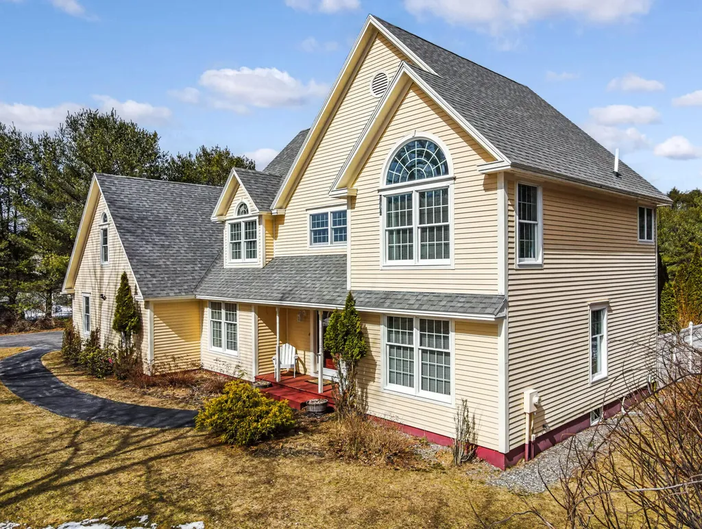 10 Twin Pond Road Topsham ME 04086