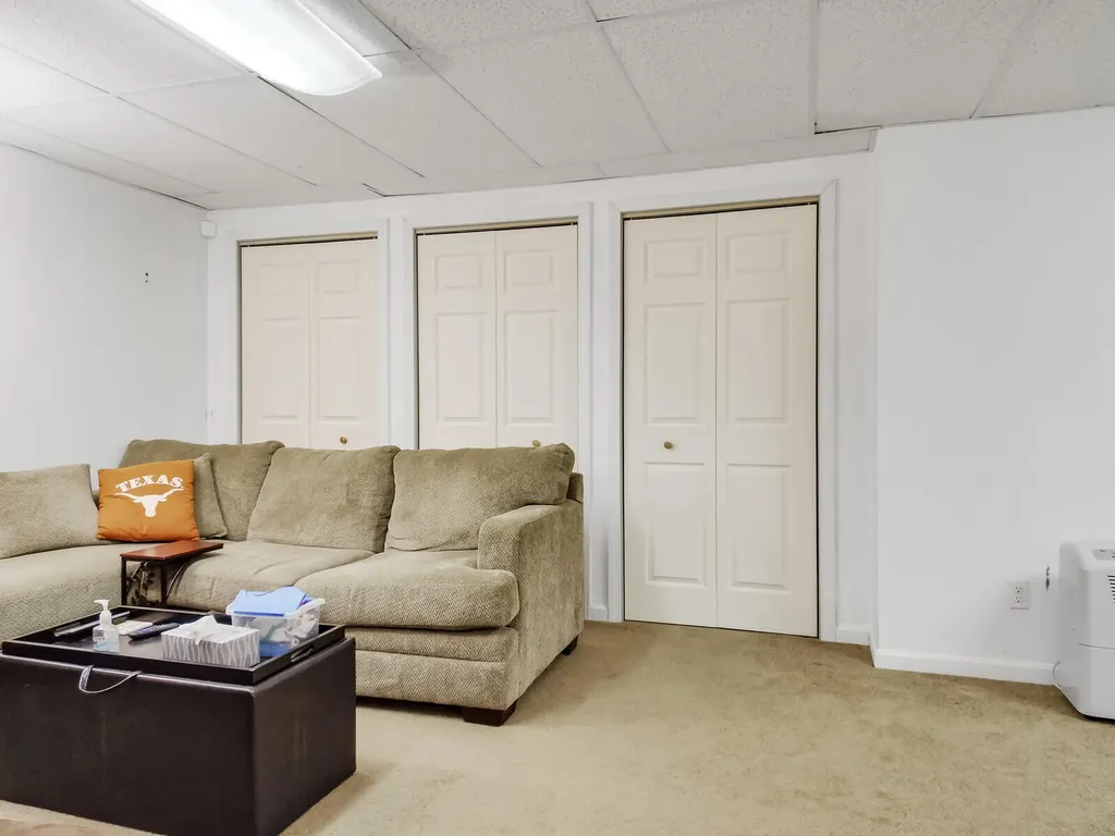10 Twin Pond Road Topsham ME 04086