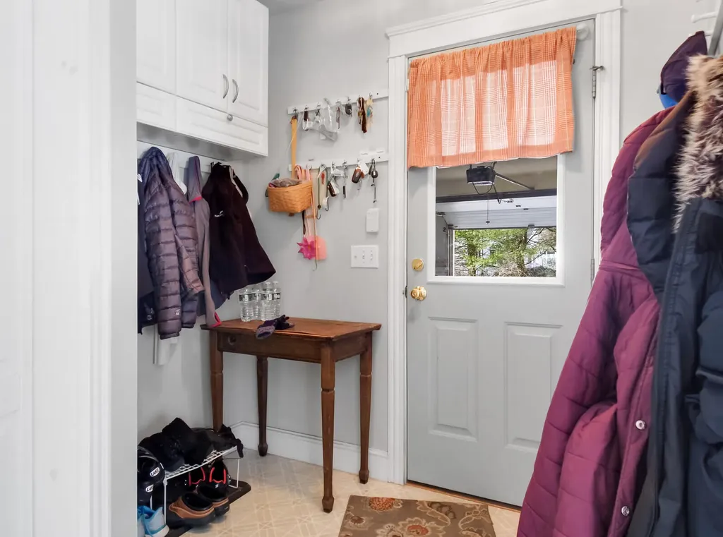 10 Twin Pond Road Topsham ME 04086