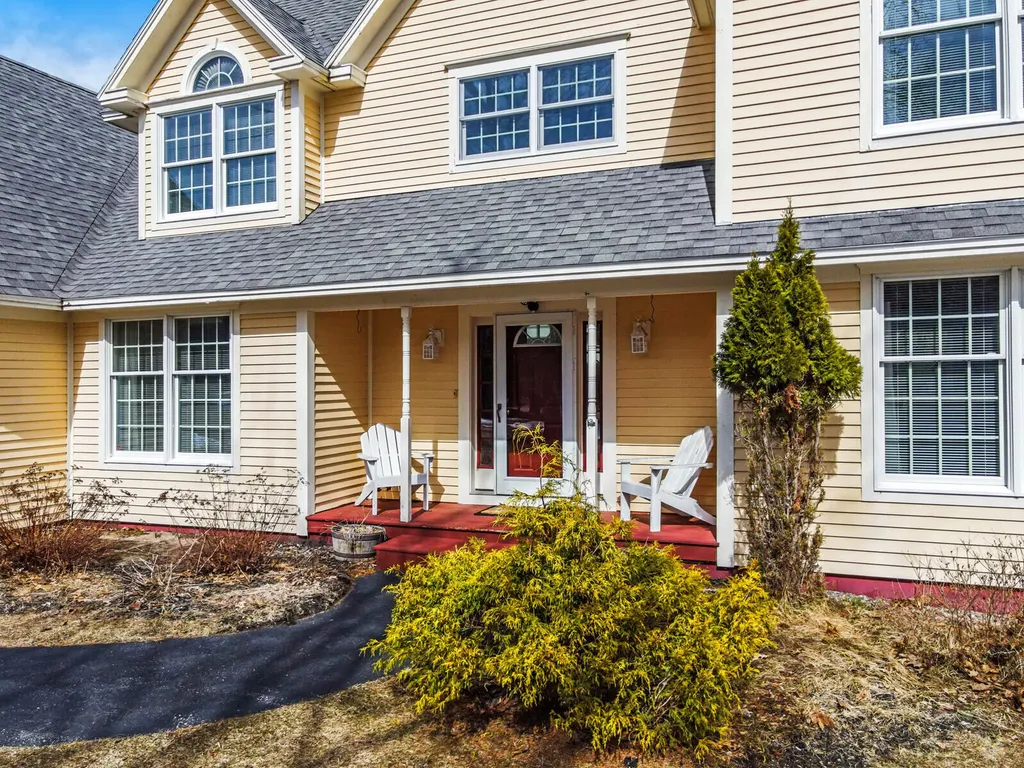 10 Twin Pond Road Topsham ME 04086