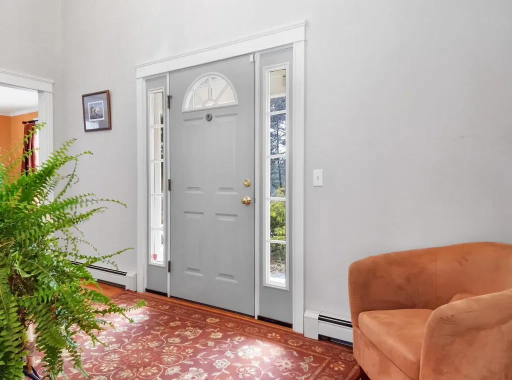 10 Twin Pond Road Topsham ME 04086