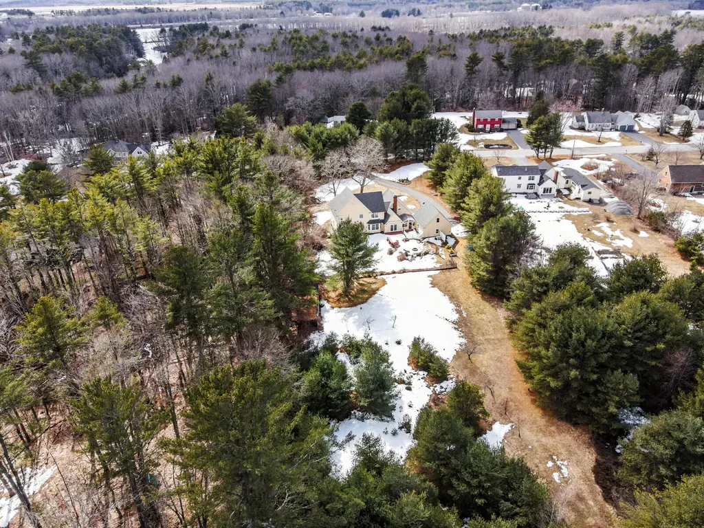 10 Twin Pond Road Topsham ME 04086